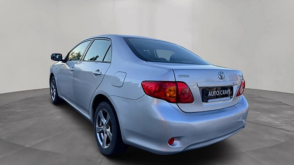 Toyota Corolla 7 of 11