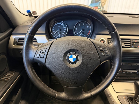 BMW 330xd 9 of 14