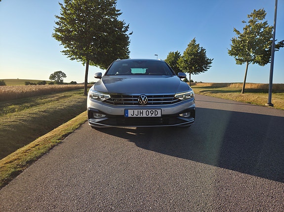 Volkswagen Passat 8 of 14