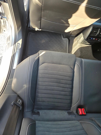 Volkswagen Passat 12 of 14