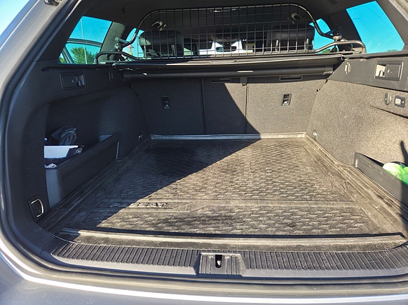 Volkswagen Passat 13 of 14