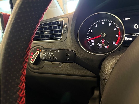 Volkswagen Polo 14 of 18