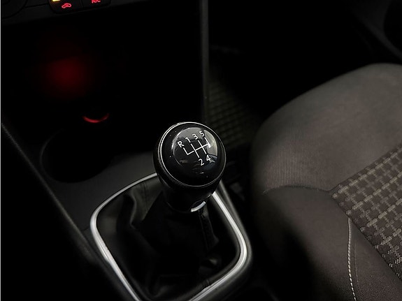 Volkswagen Polo 16 of 18