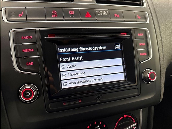 Volkswagen Polo 11 of 18