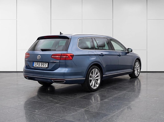 Volkswagen Passat 5 of 17