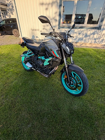 Yamaha MT-07 / Stuntkittad / Helsystem 3 of 4