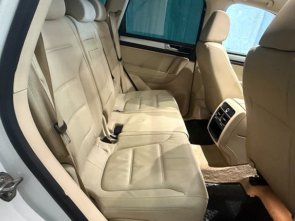Volkswagen Touareg 12 of 15