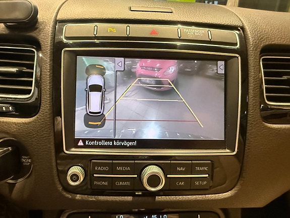 Volkswagen Touareg 15 of 15