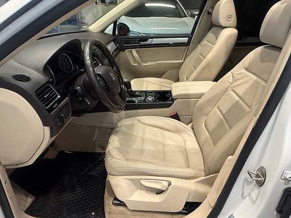 Volkswagen Touareg 8 of 15