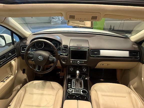 Volkswagen Touareg 14 of 15