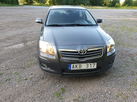 Toyota Avensis 10 of 10