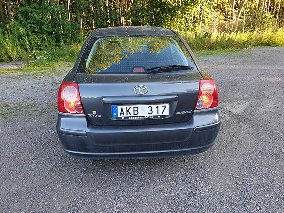 Toyota Avensis 5 of 10