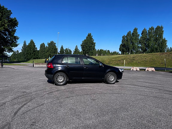 Volkswagen Golf V 5 of 13