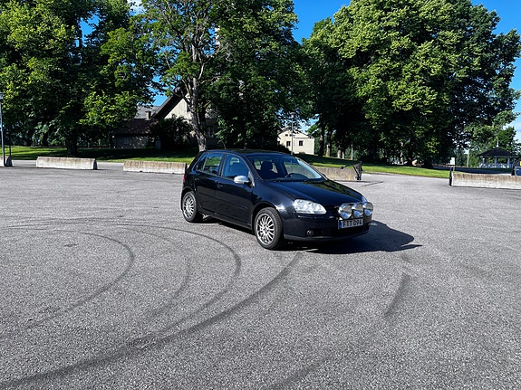 Volkswagen Golf V 6 of 13