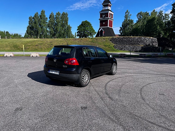 Volkswagen Golf V 3 of 13