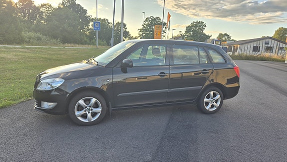 Skoda Fabia 2 of 8