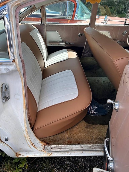 Oldsmobile 88 4 of 8