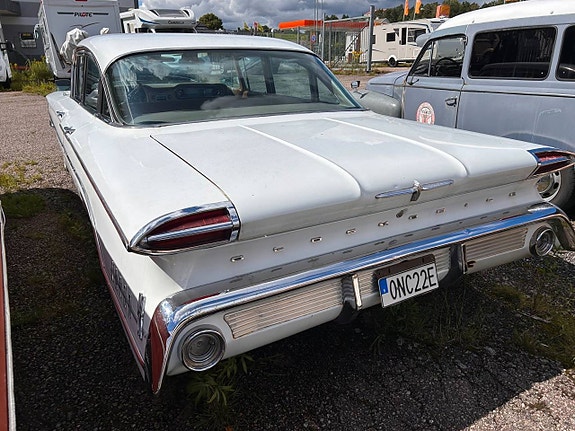 Oldsmobile 88 6 of 8