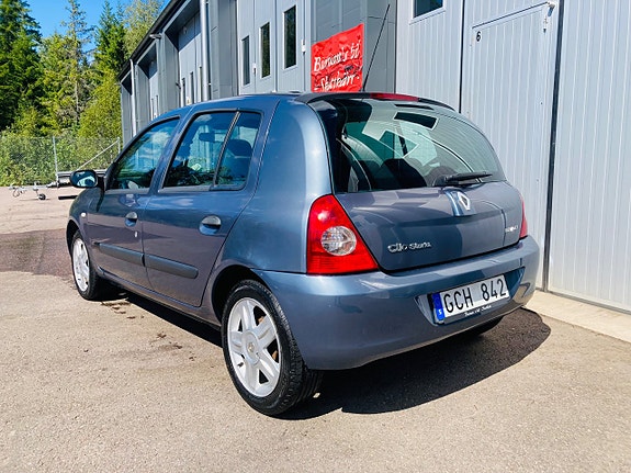 Renault Clio 2 of 7