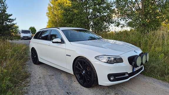 BMW 520d 2 of 9