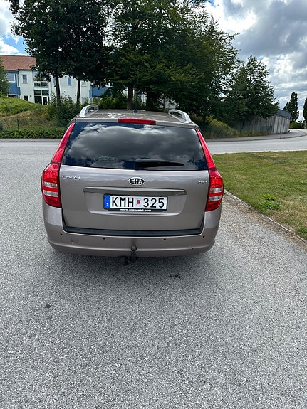Kia Ceed 4 of 7