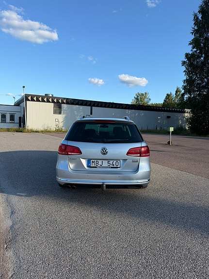 Volkswagen Passat 4 of 8