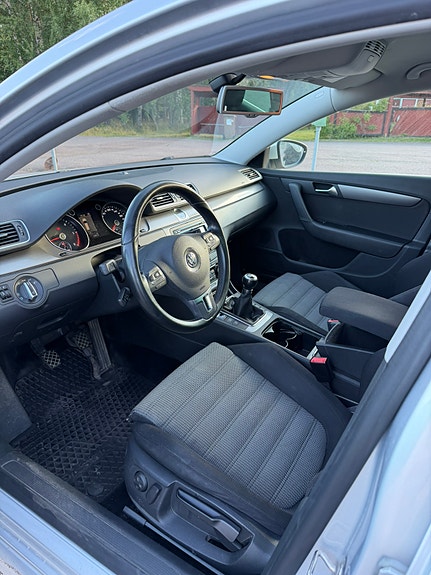 Volkswagen Passat 5 of 8