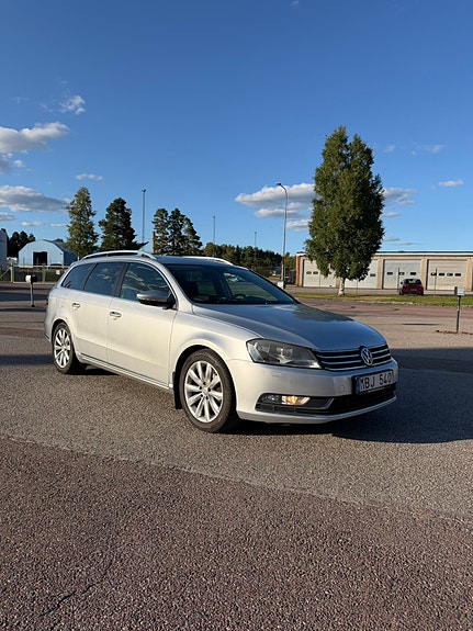 Volkswagen Passat 2 of 8