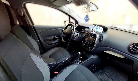 Renault Captur 7 of 17