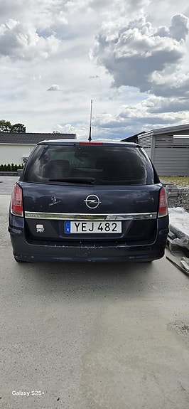 Opel Astra 2 of 8