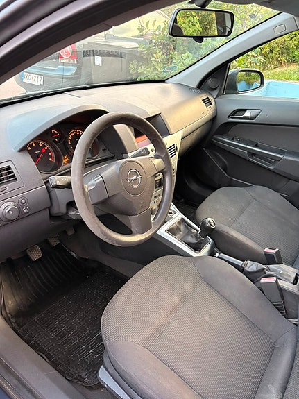 Opel Astra 7 of 8