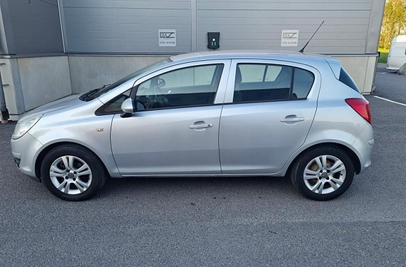 Opel Corsa 2 of 7