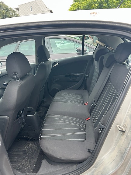 Opel Corsa 4 of 7