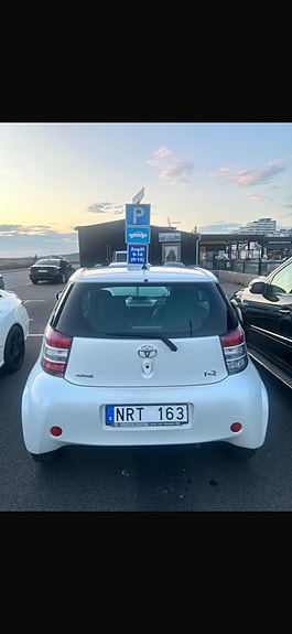 Toyota IQ 3 of 5