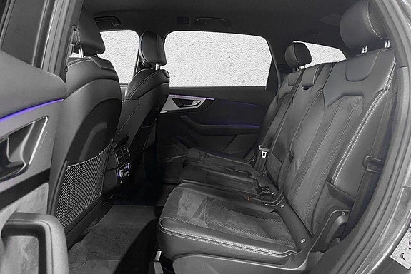 Audi Q7 9 of 16