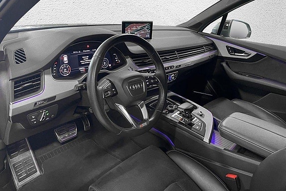 Audi Q7 7 of 16