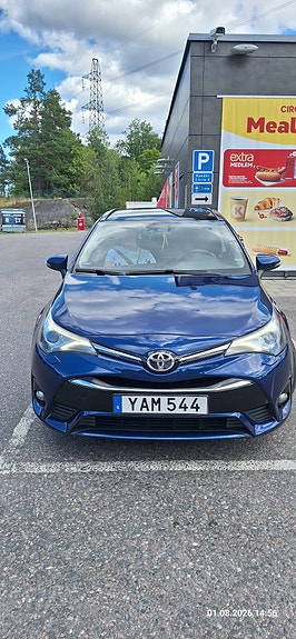 Toyota Avensis 2 of 14
