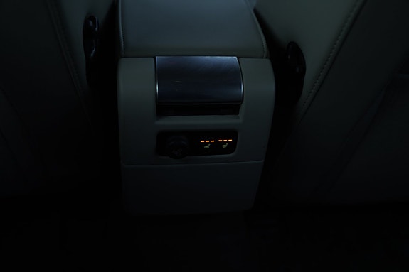 Volvo V70 10 of 13