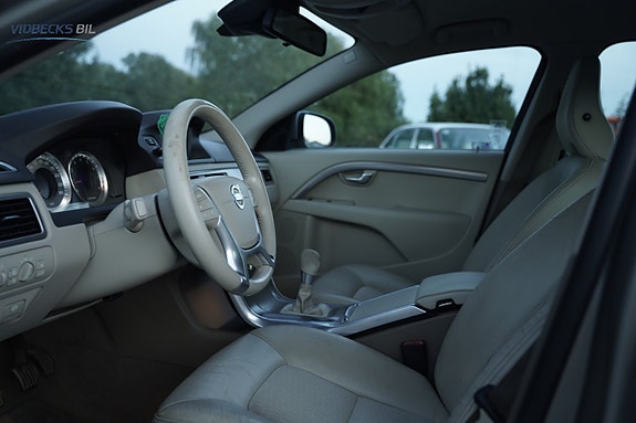 Volvo V70 8 of 13