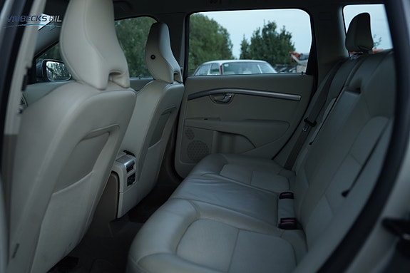 Volvo V70 9 of 13