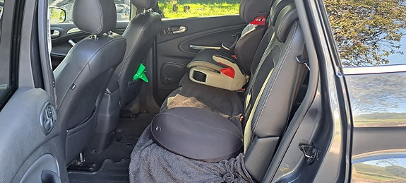 Ford S-MAX 8 of 15