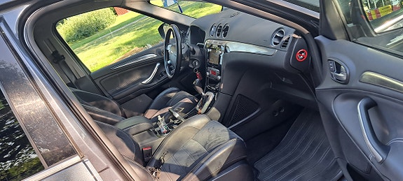 Ford S-MAX 6 of 15