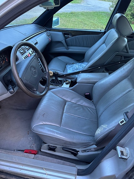 Mercedes-Benz E300 d 9 of 14