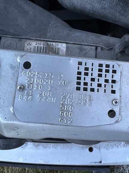 Mercedes-Benz E300 d 6 of 14