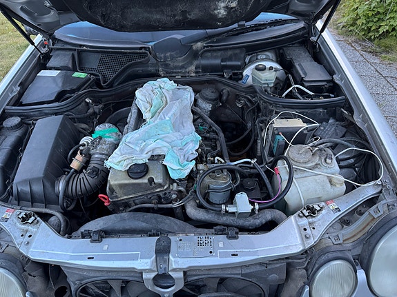 Mercedes-Benz E300 d 4 of 14