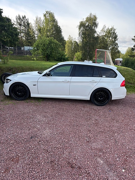 BMW 320xd 5 of 13