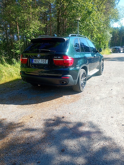 BMW X5 2 of 10