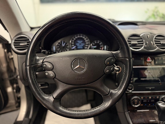 Mercedes-Benz CLK350 11 of 24