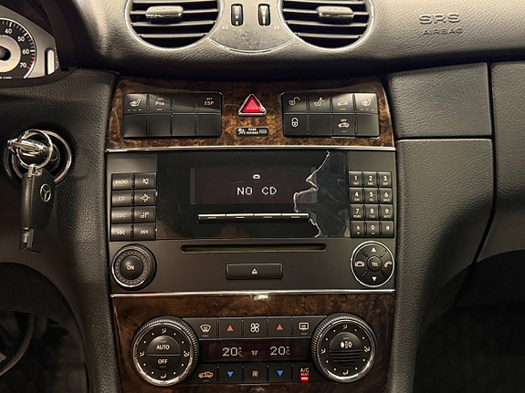 Mercedes-Benz CLK350 21 of 24