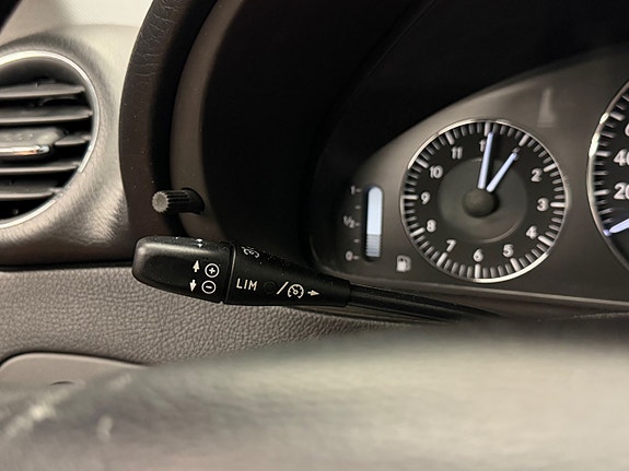 Mercedes-Benz CLK350 20 of 24